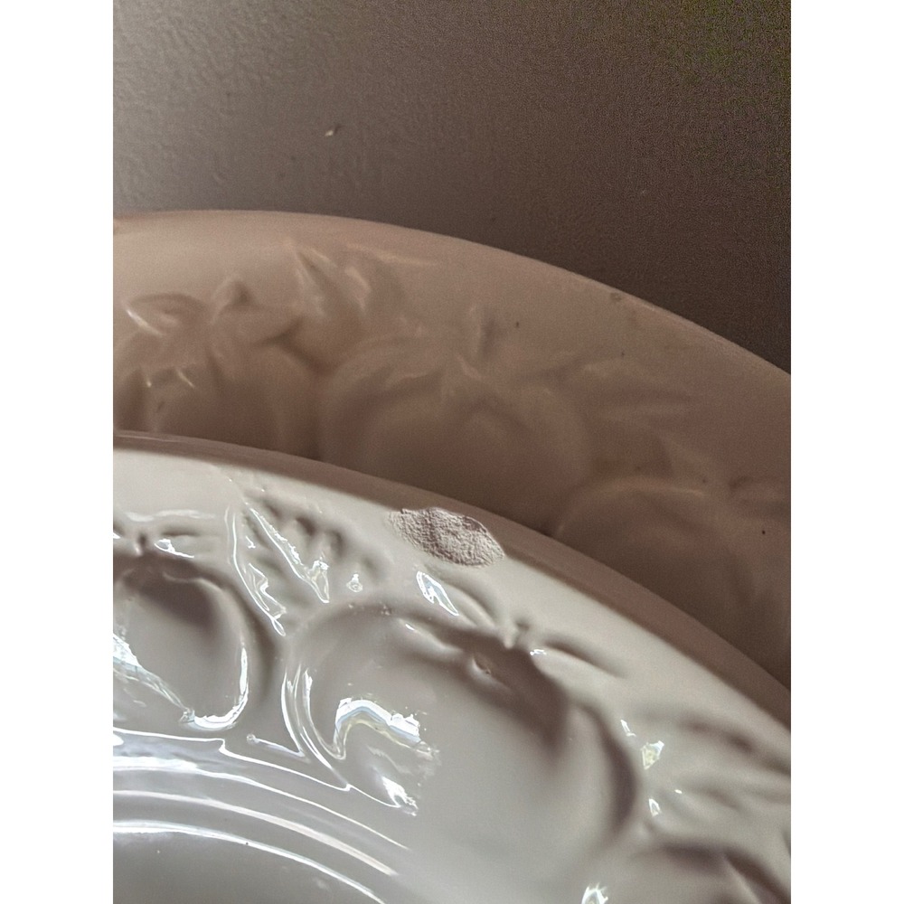 CIC Italy White Embossed Fruit Ceramic Soup Bowl and Charger Plate Set 2pc - Picture 2 of 8
